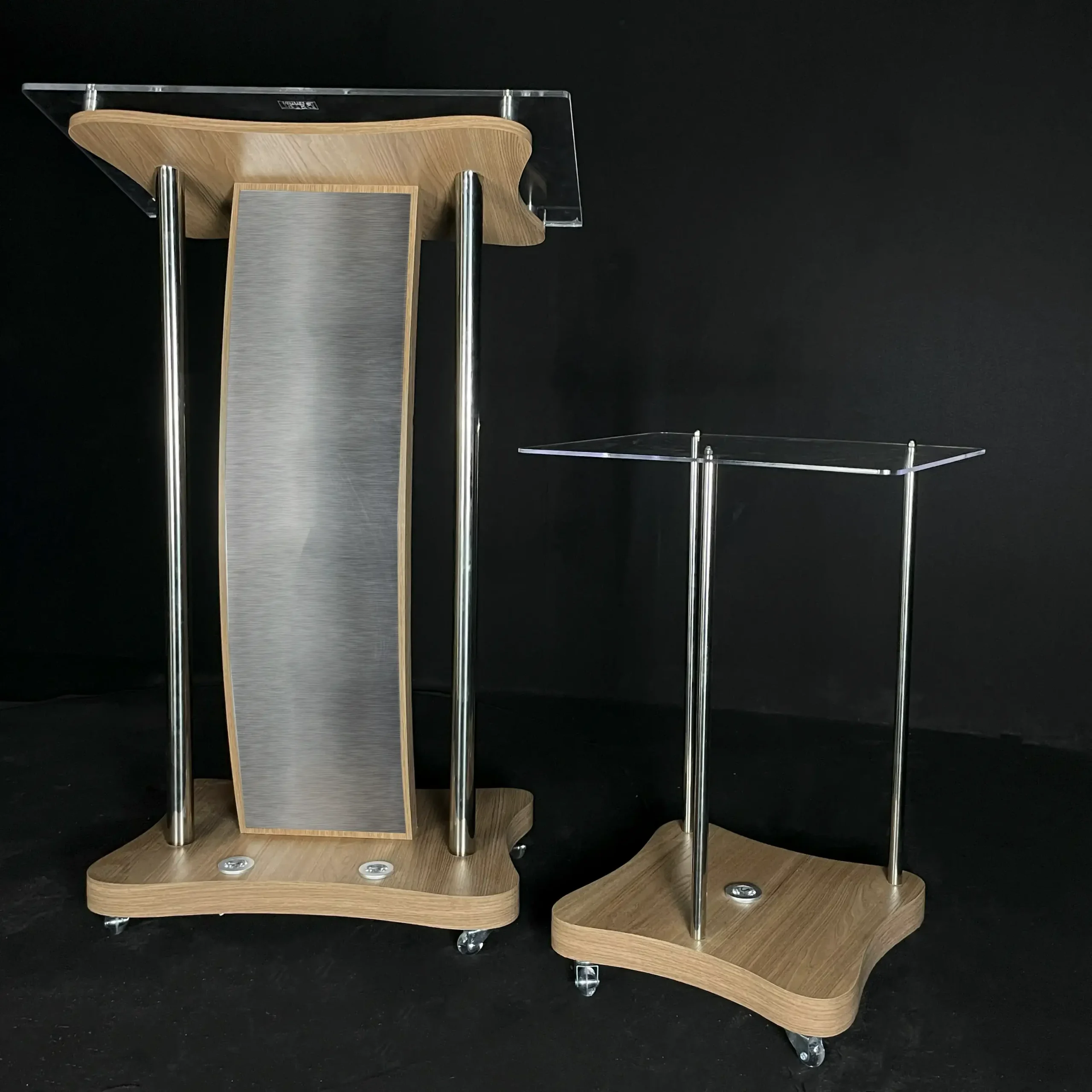 Púlpito de madeira para igreja, Púlpito evangélico de madeira, Púlpito para igreja com LED, Púlpito com logomarca personalizada, Púlpito de madeira com aço inox, Púlpito de madeira com porta-Bíblia e rodinhas, Púlpito para igreja com acabamento artesanal, Púlpito de madeira com corte a laser, Púlpito evangélico com personalização em acrílico 3D, Púlpito de madeira resistente à água para igrejas, Púlpito de madeira para igrejas em Belo Horizonte, Comprar púlpito evangélico em Minas Gerais, Púlpito para igreja com entrega em todo o Brasil, Como escolher o melhor púlpito para igreja, Dicas para manutenção de púlpitos de madeira, Vantagens do púlpito com LED no altar