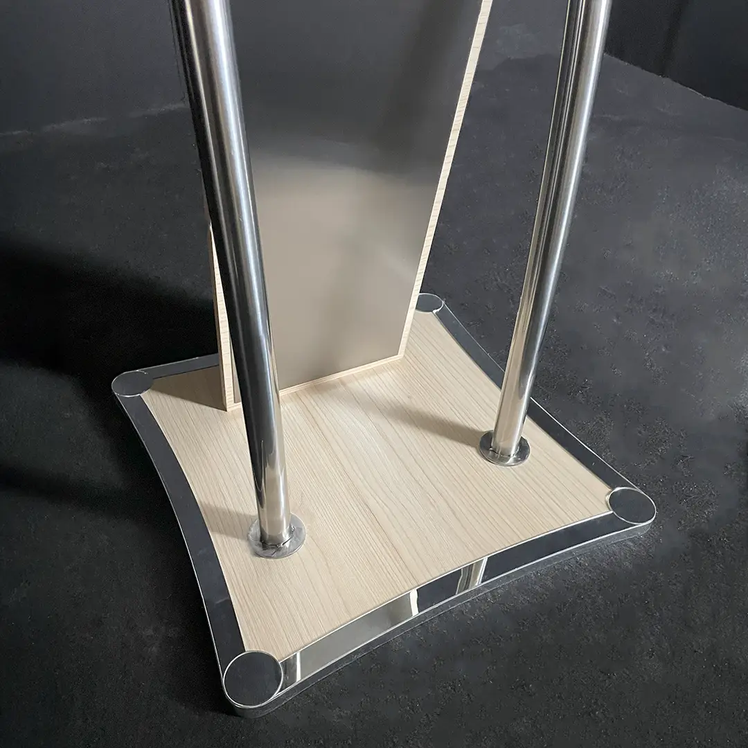 Púlpito de madeira para igreja felipe, Púlpito evangélico de madeira, Púlpito para igreja com LED, Púlpito com logomarca personalizada, Púlpito de madeira com aço inox, Púlpito de madeira com porta-Bíblia e rodinhas, Púlpito para igreja com acabamento artesanal, Púlpito de madeira com corte a laser, Púlpito evangélico com personalização em acrílico 3D, Púlpito de madeira resistente à água para igrejas, Púlpito de madeira para igrejas em Belo Horizonte, Comprar púlpito evangélico em Minas Gerais, Púlpito para igreja com entrega em todo o Brasil, Como escolher o melhor púlpito para igreja, Dicas para manutenção de púlpitos de madeira, Vantagens do púlpito com LED no altar