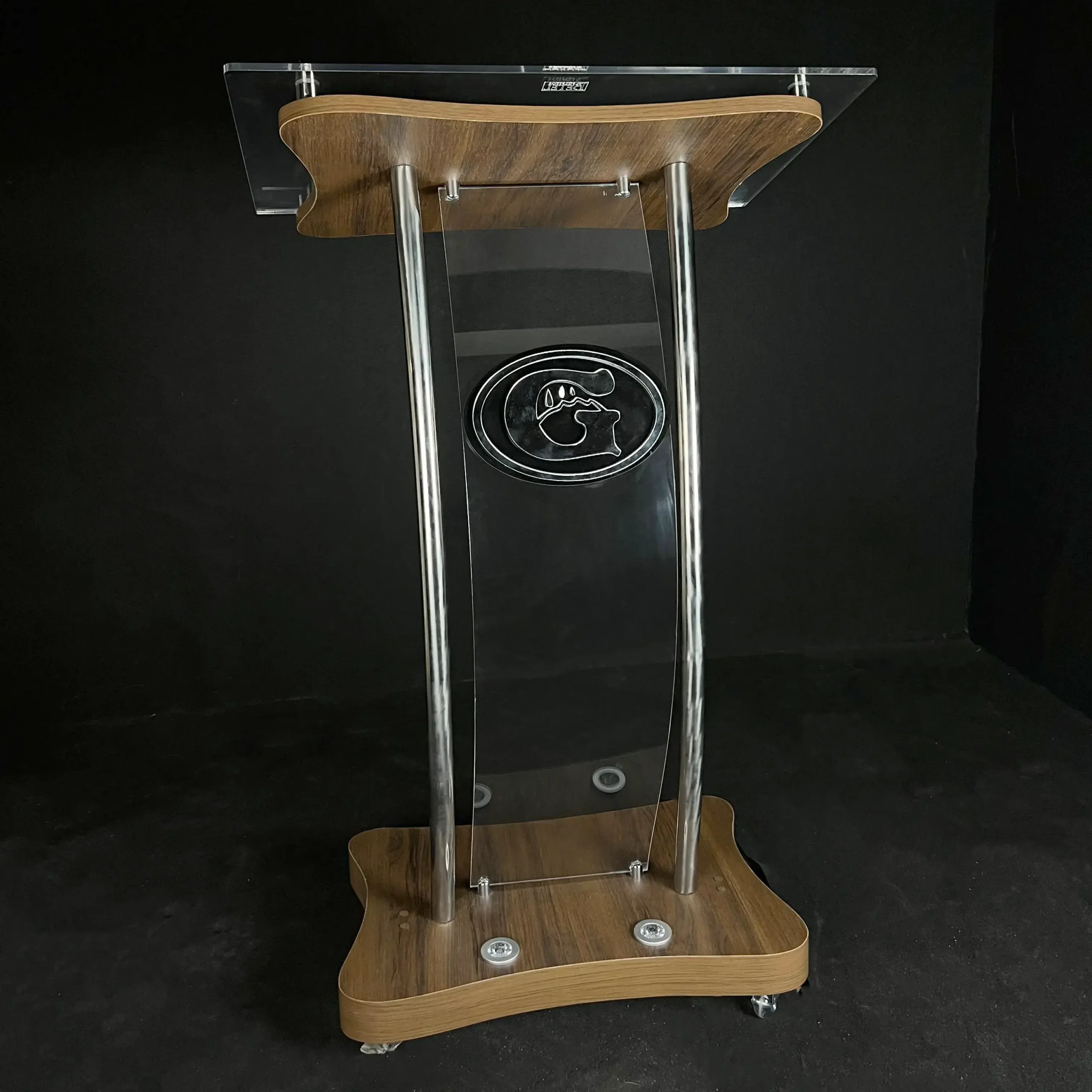 Púlpito de Madeira para Igreja Marcos, Púlpito de madeira para igreja, Púlpito evangélico de madeira, Púlpito para igreja com LED, Púlpito com logomarca personalizada, Púlpito de madeira com aço inox, Púlpito de madeira com porta-Bíblia e rodinhas, Púlpito para igreja com acabamento artesanal, Púlpito de madeira com corte a laser, Púlpito evangélico com personalização em acrílico 3D, Púlpito de madeira resistente à água para igrejas, Púlpito de madeira para igrejas em Belo Horizonte, Comprar púlpito evangélico em Minas Gerais, Púlpito para igreja com entrega em todo o Brasil, Como escolher o melhor púlpito para igreja, Dicas para manutenção de púlpitos de madeira, Vantagens do púlpito com LED no altar